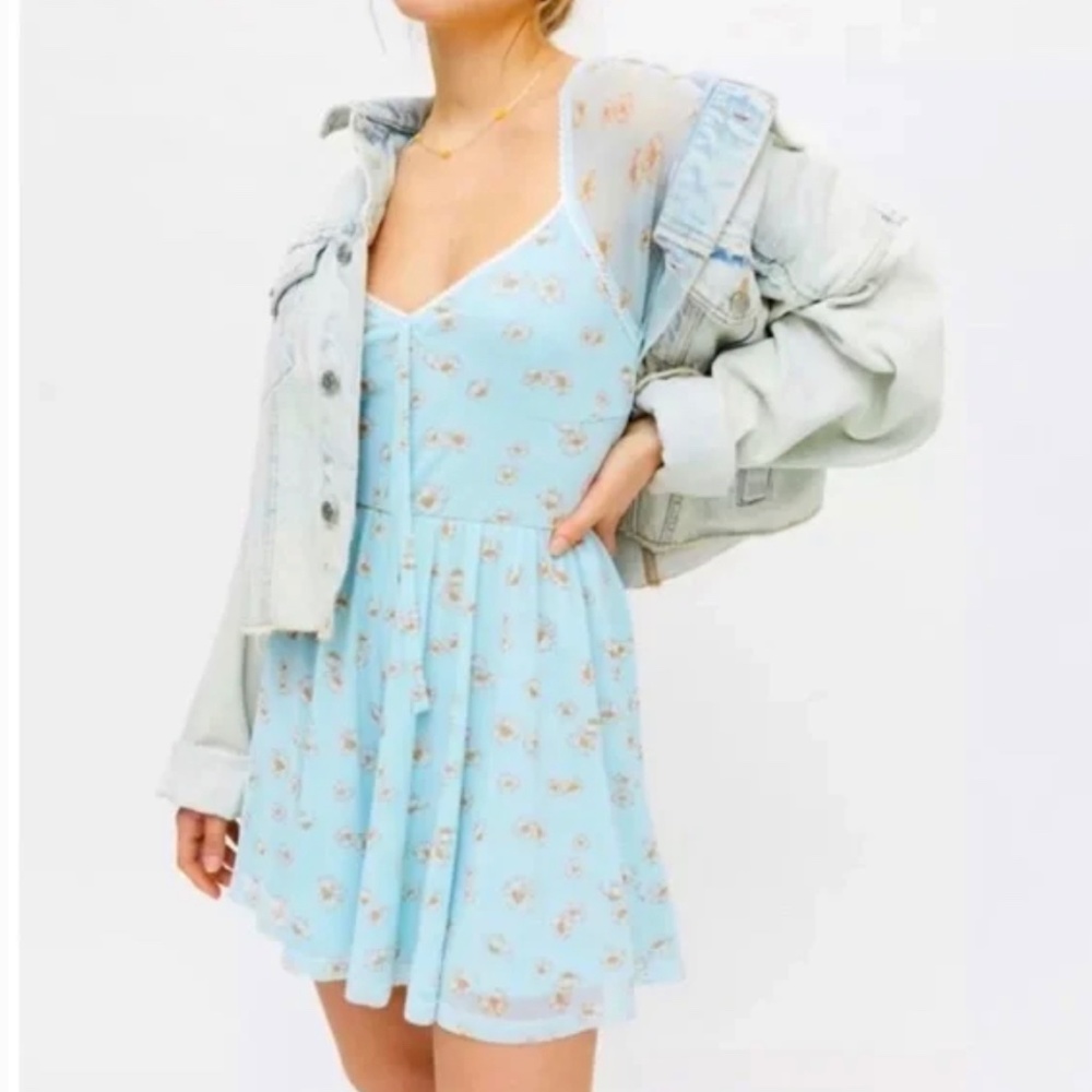 NWT Urban Outfitters Women’s Playsuit Daisy Blue Romper